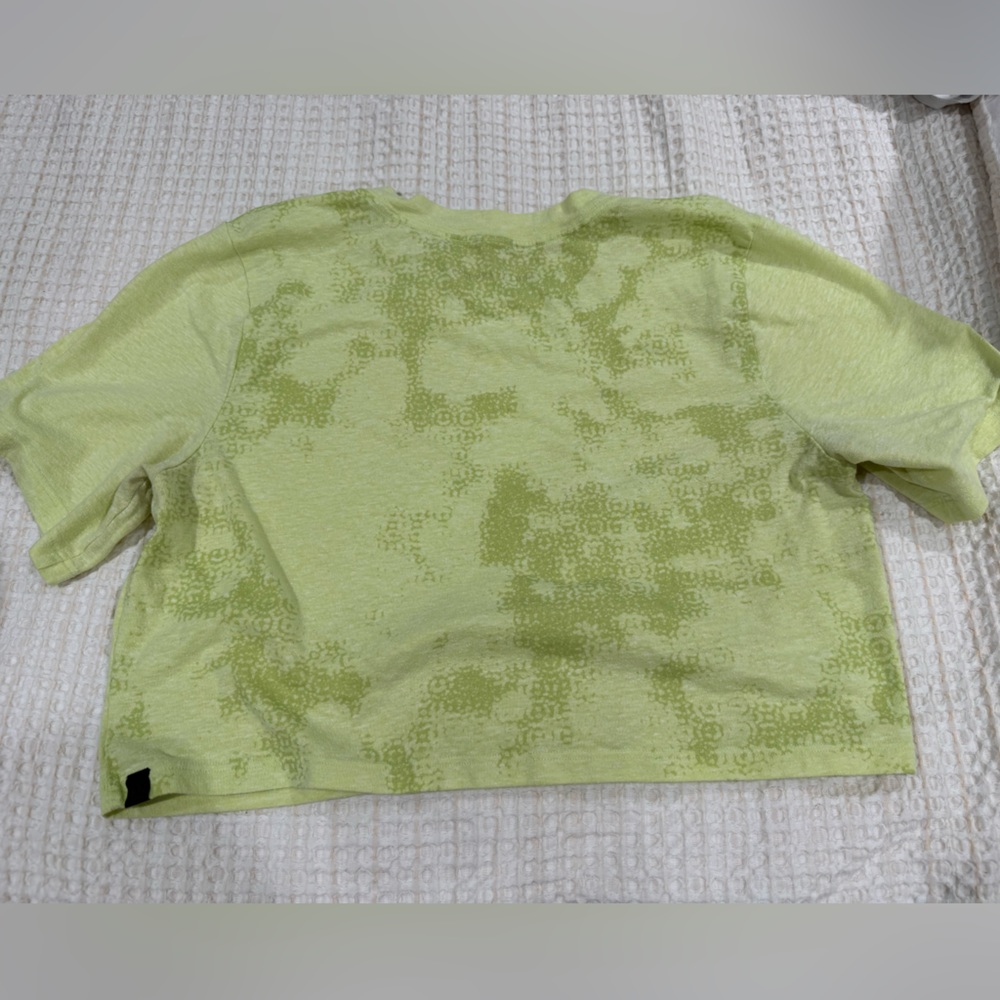 Lululemon cropped shirt tie dye size 6